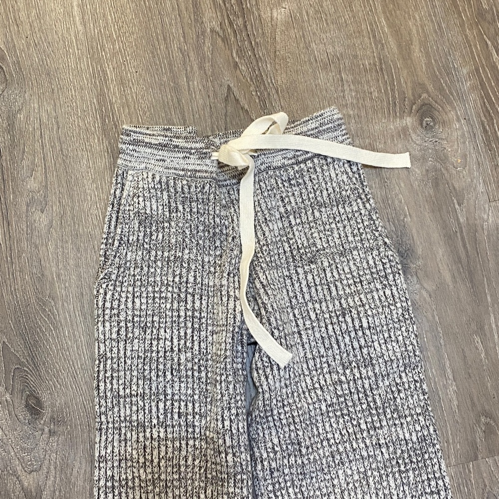 Universal Thread Xs - image 2